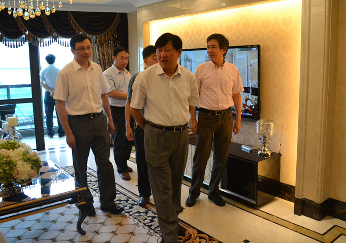 1484018085773367.jpg 201308141120217701.jpg