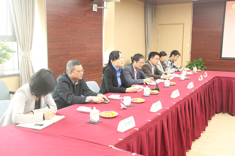 杭州市上城區(qū)常務副區(qū)長黃愛芳一行來我司走訪調研