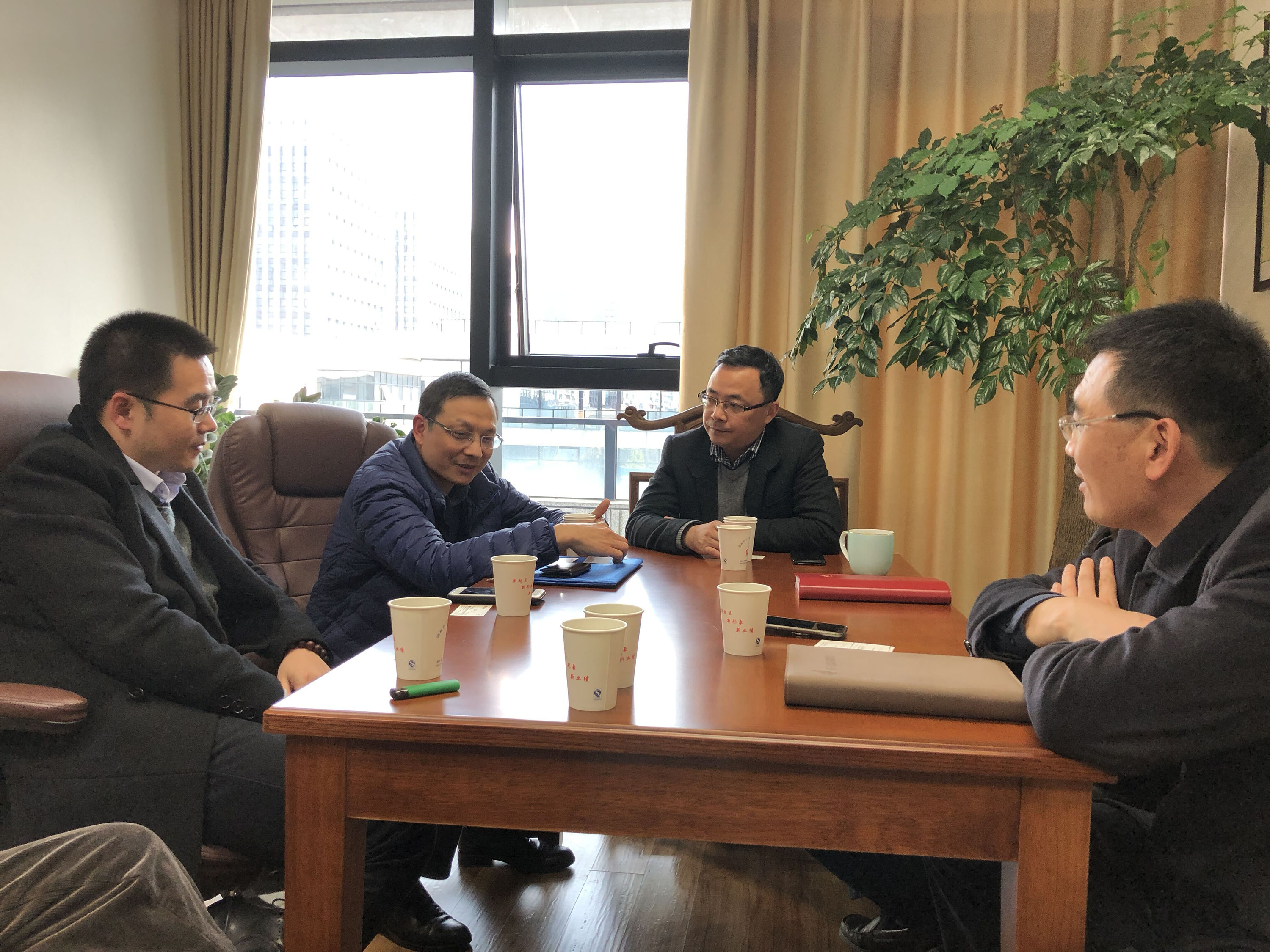 集團副總經(jīng)理余顯勇赴德清洽談合作