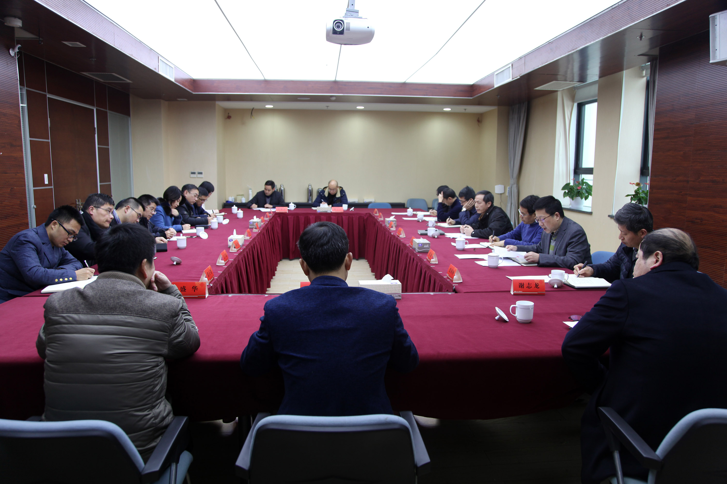 集團公司召開黨委（擴大）會議傳達學習黨的十九屆二中全會、十九屆中央紀委二次全會精神