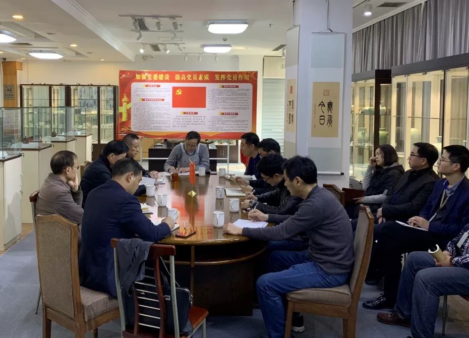 集團(tuán)公司黨委書記虞岳明蒞臨我公司開展“三服務(wù)”活動(dòng)