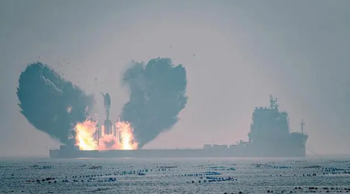 省二輕集團(tuán)所屬國瑞科技配套海上衛(wèi)星發(fā)射船，助力全球最大固體運(yùn)載火箭首飛成功