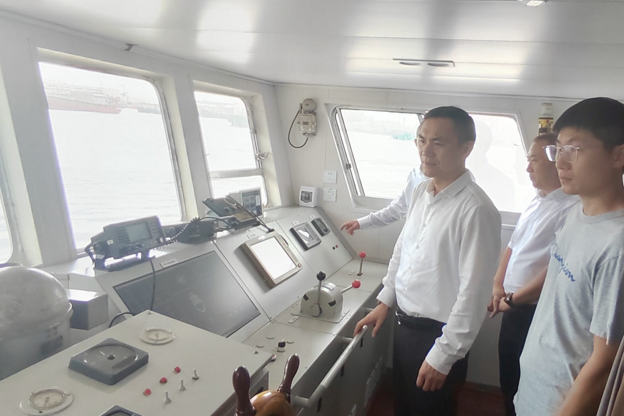 孫哲君一行赴舟山調(diào)研漁船智能化改造及相關(guān)工作