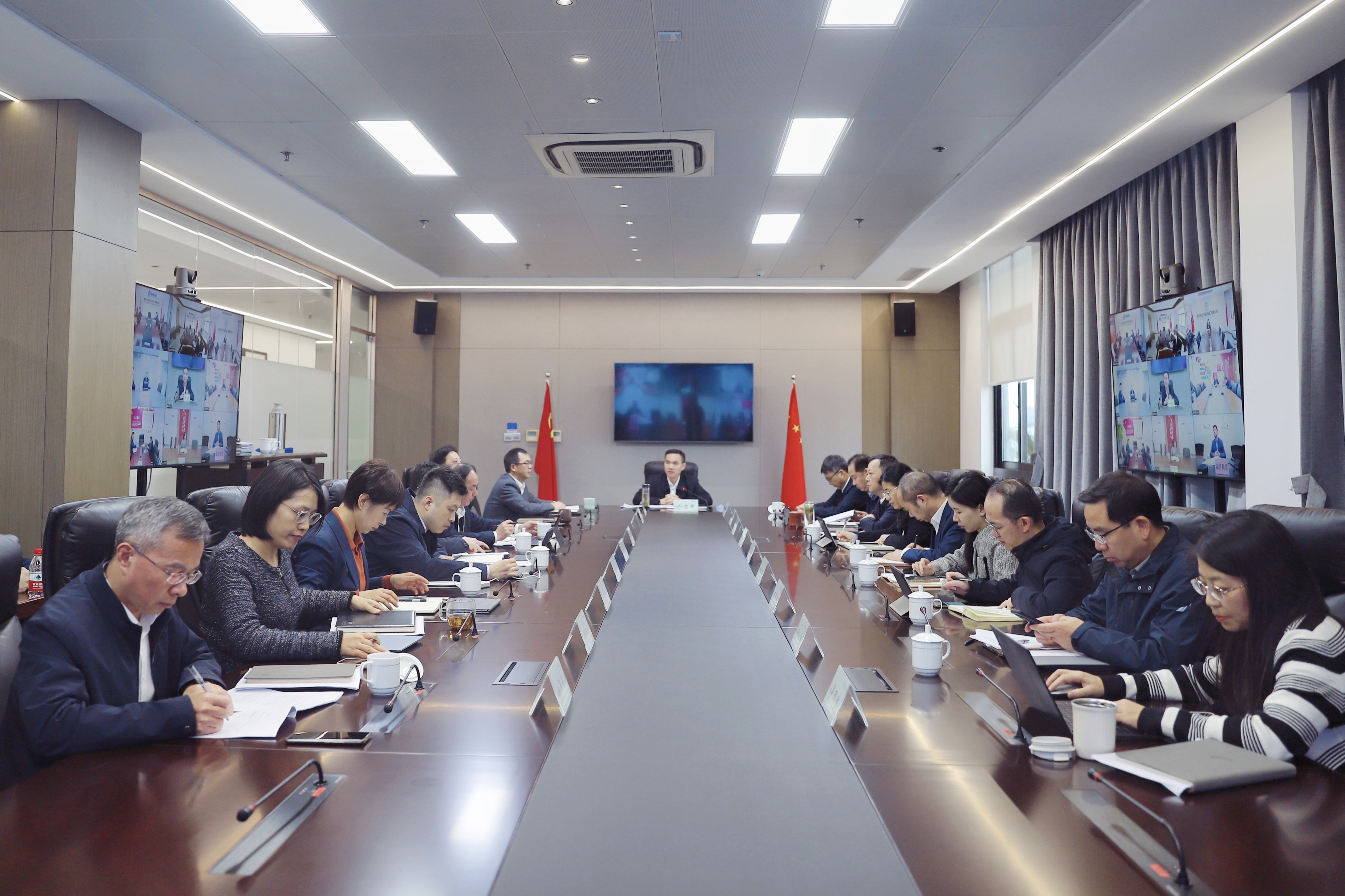 省二輕集團(tuán)召開(kāi)2025年度工作務(wù)虛會(huì)