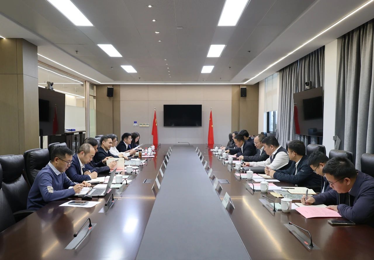 湖州市人大常委會副主任、吳興區(qū)委書記趙如浪一行到訪省二輕集團(tuán)