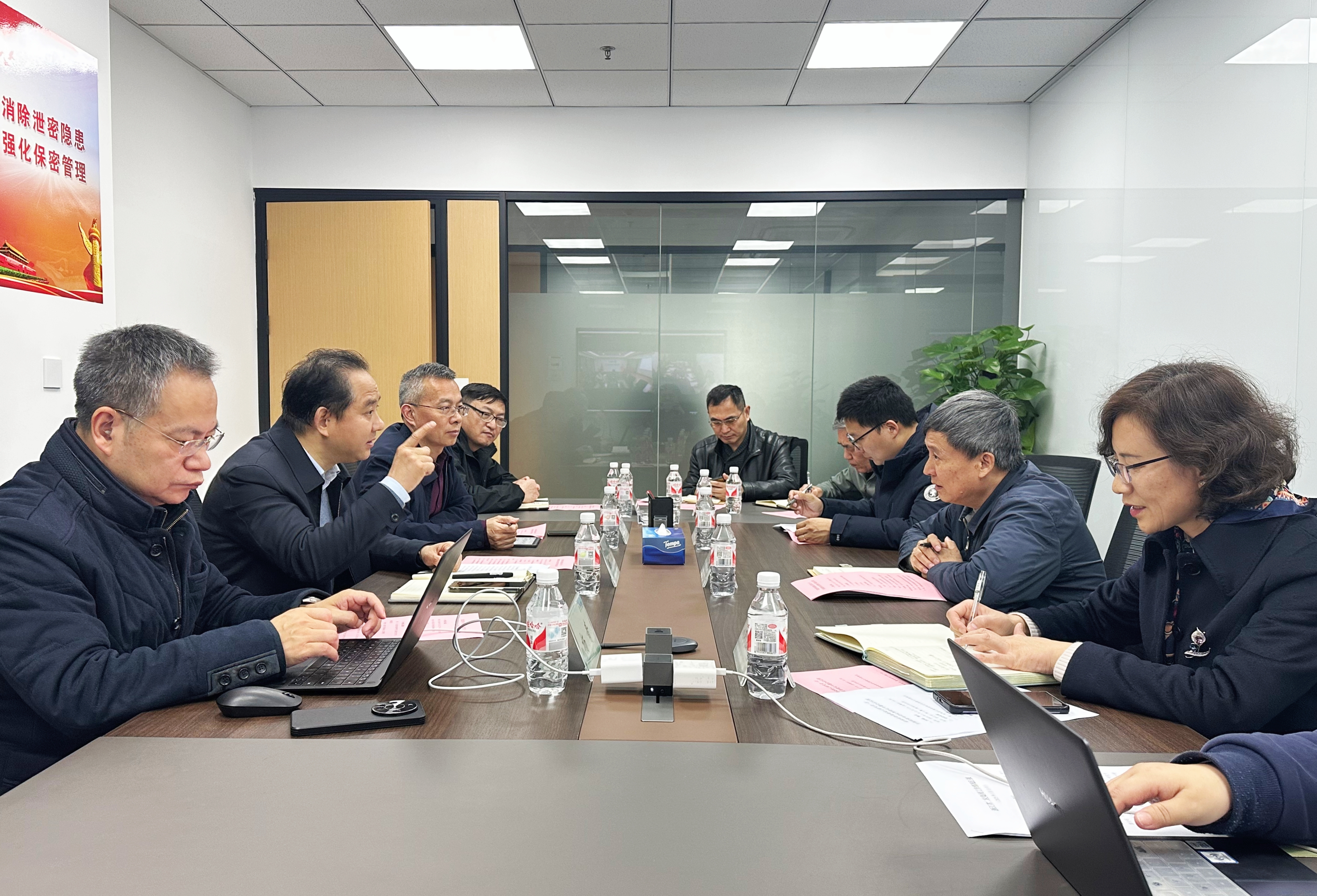 省政府特約研究員、智能制造專家委員會副主任凌云一行調(diào)研省二輕集團(tuán)